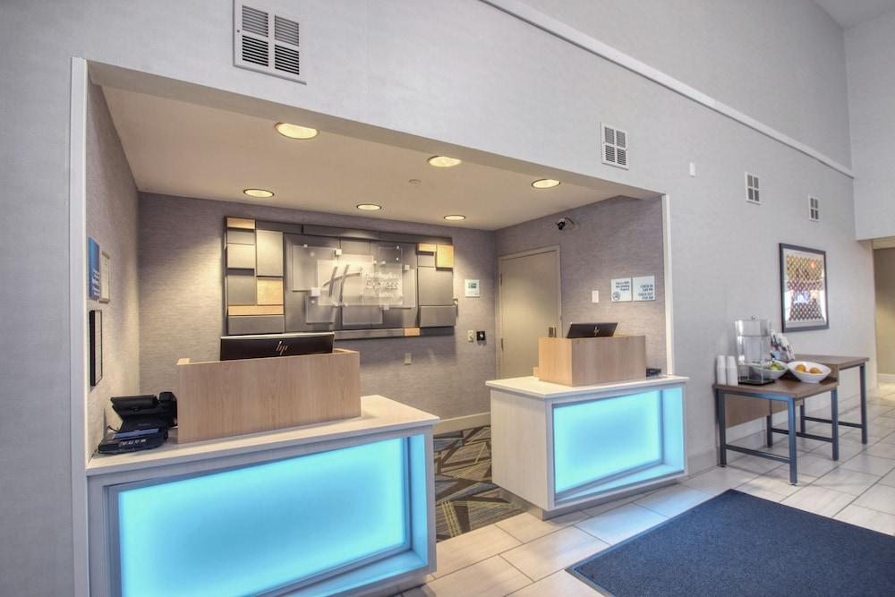 Holiday Inn Express Hotel & Suites Oshkosh - State Route 41 By Ihg מראה חיצוני תמונה