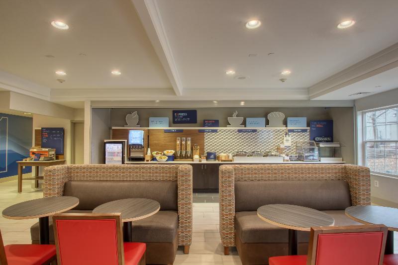 Holiday Inn Express Hotel & Suites Oshkosh - State Route 41 By Ihg מראה חיצוני תמונה