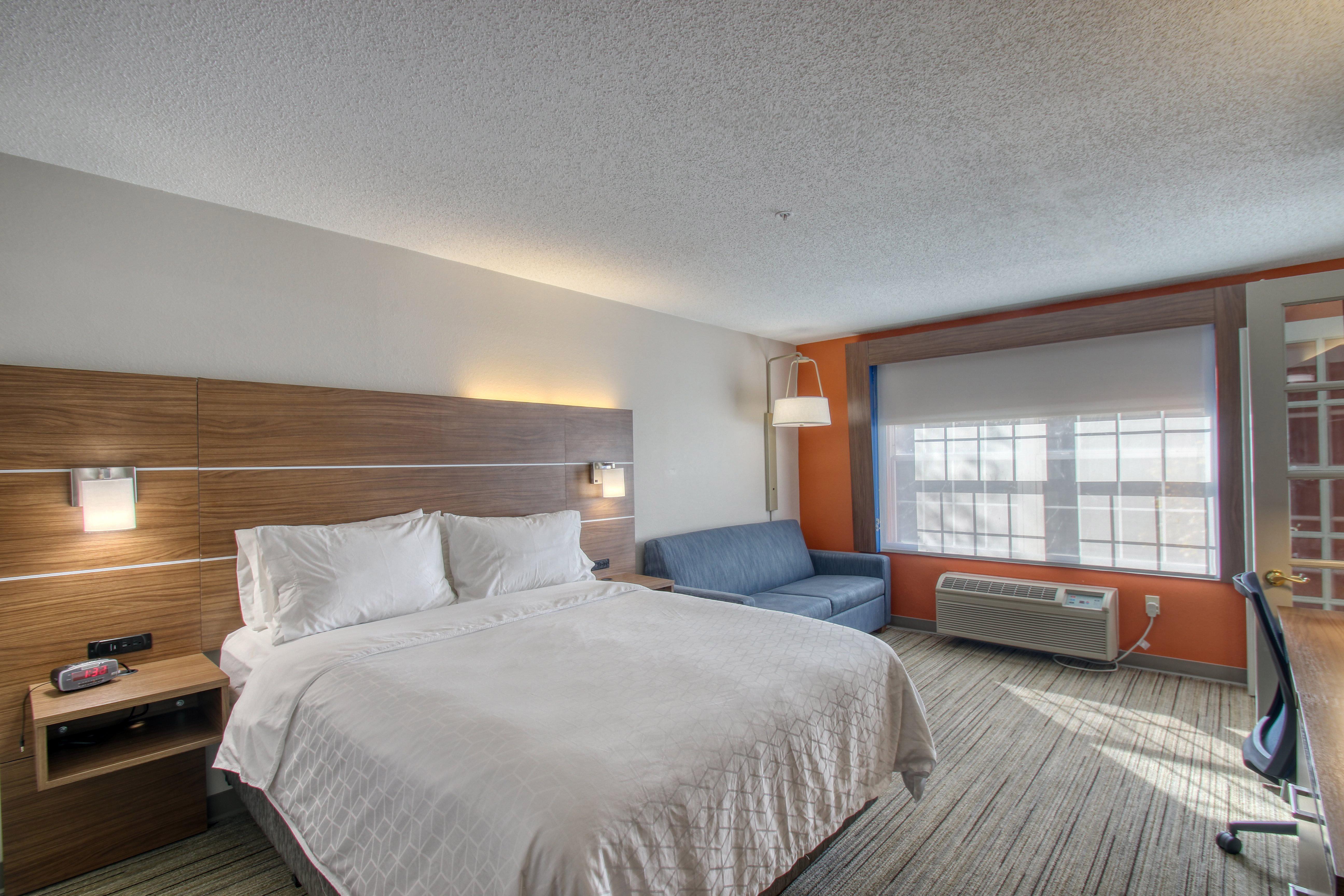 Holiday Inn Express Hotel & Suites Oshkosh - State Route 41 By Ihg מראה חיצוני תמונה