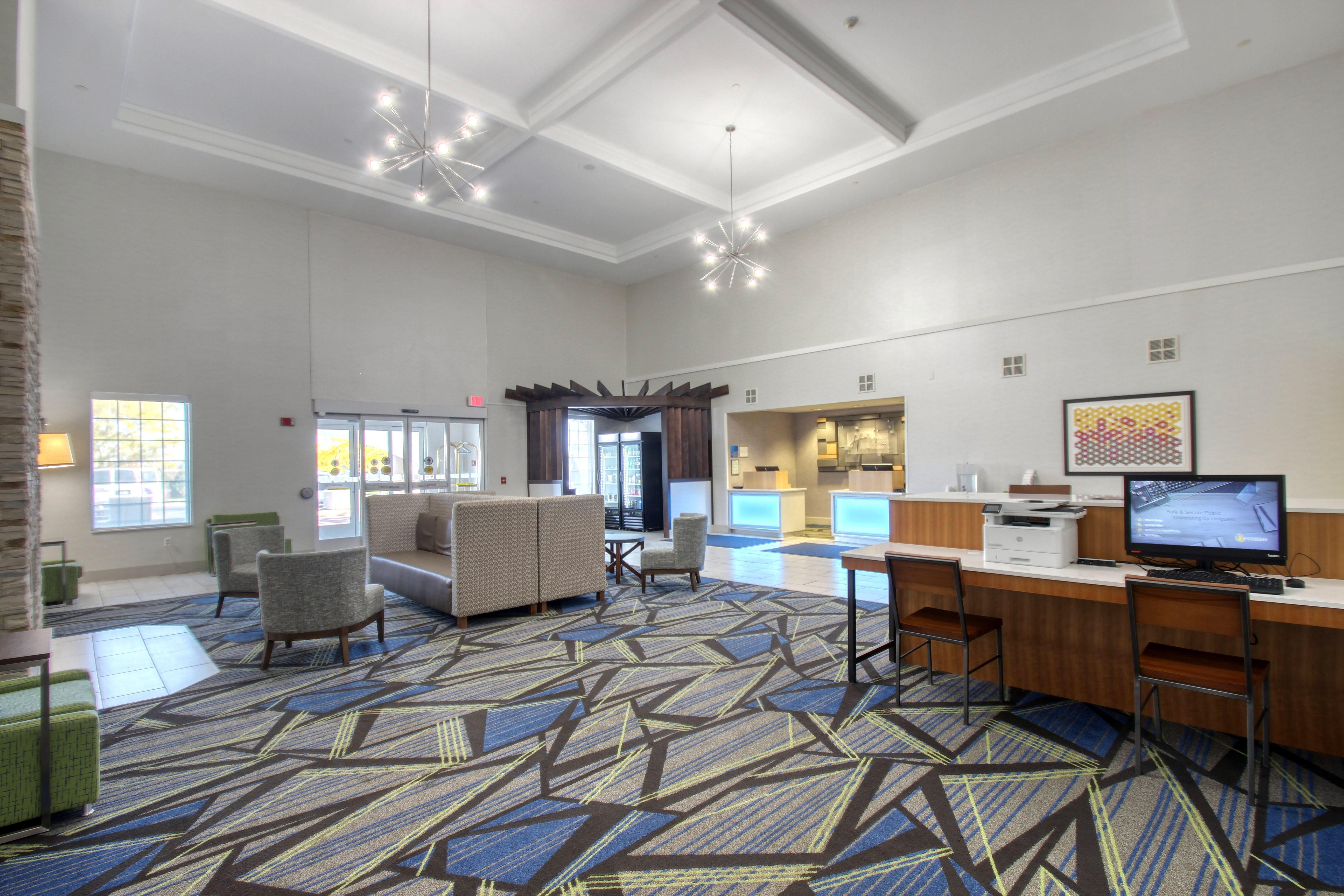 Holiday Inn Express Hotel & Suites Oshkosh - State Route 41 By Ihg מראה חיצוני תמונה