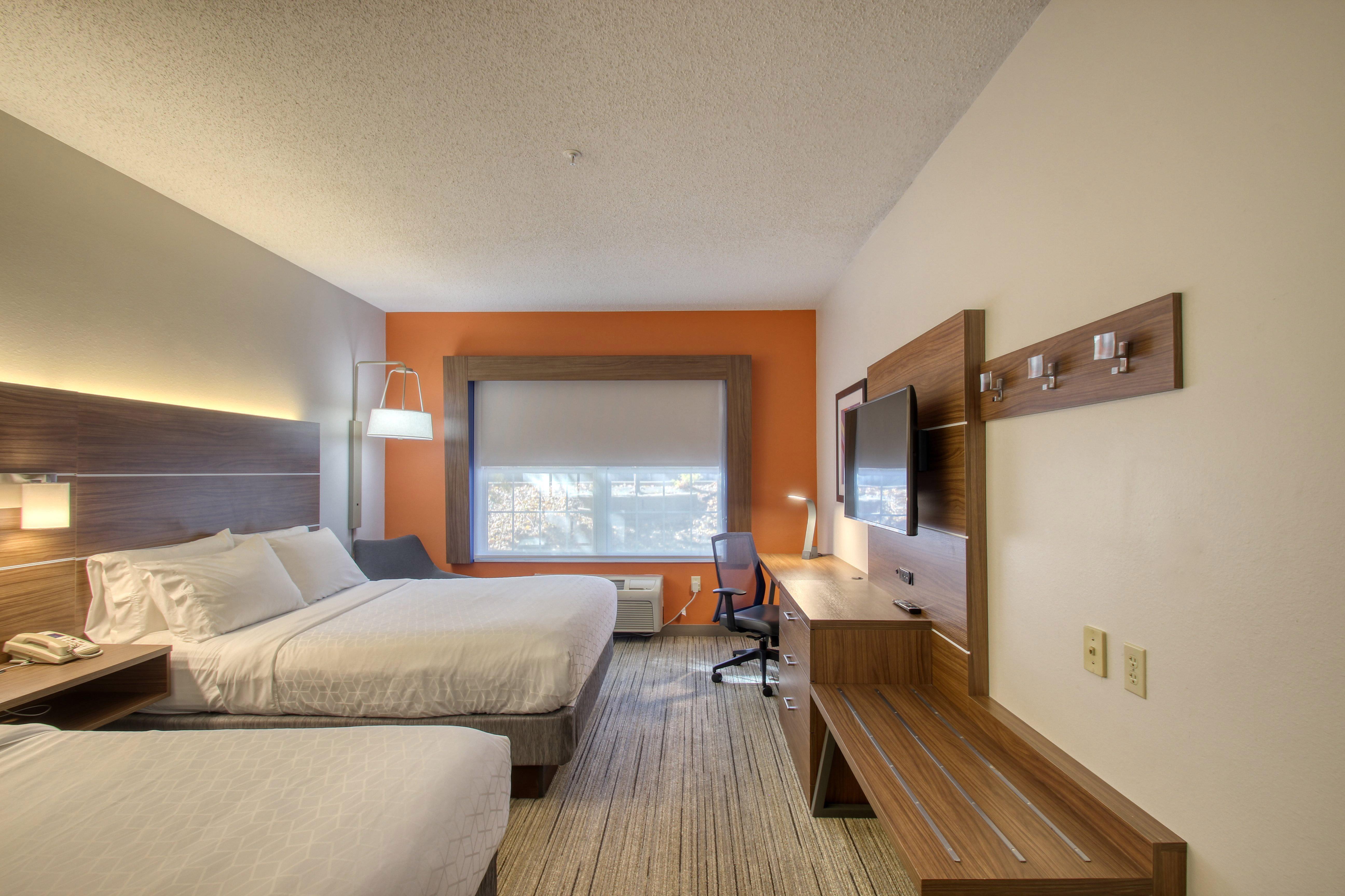 Holiday Inn Express Hotel & Suites Oshkosh - State Route 41 By Ihg מראה חיצוני תמונה