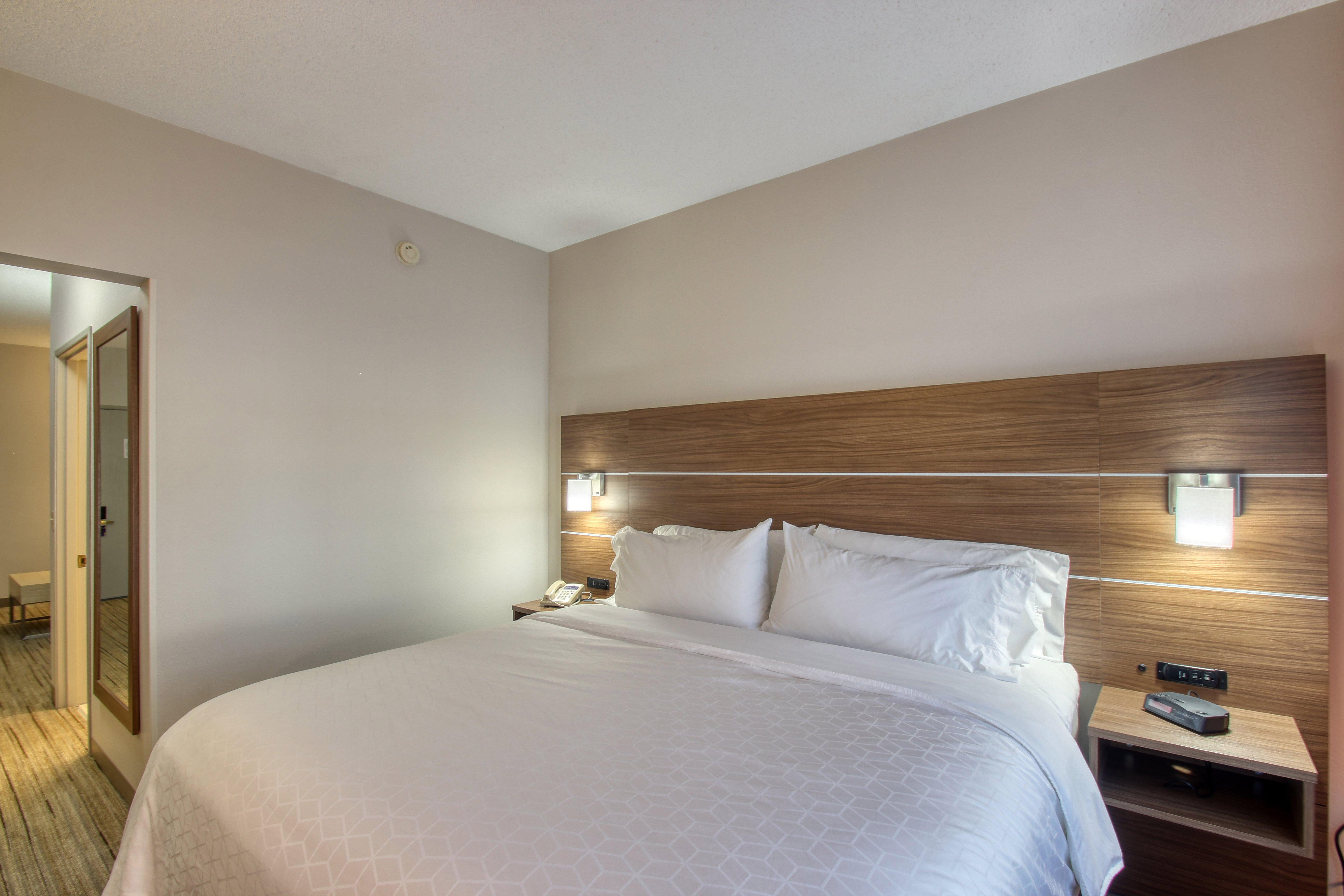 Holiday Inn Express Hotel & Suites Oshkosh - State Route 41 By Ihg מראה חיצוני תמונה