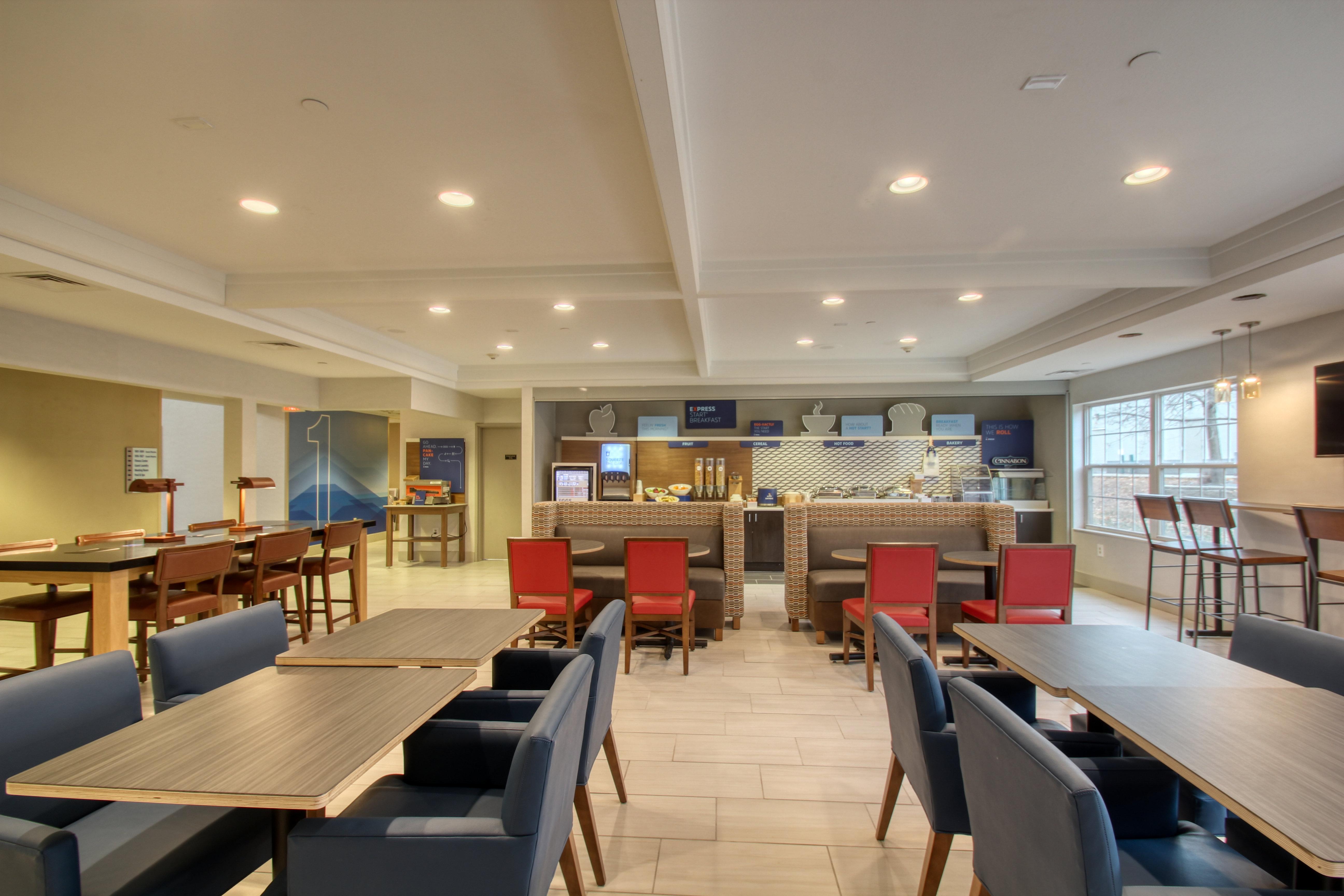Holiday Inn Express Hotel & Suites Oshkosh - State Route 41 By Ihg מראה חיצוני תמונה