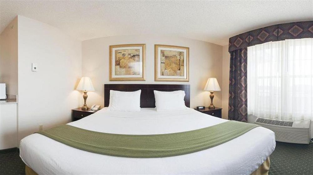 Holiday Inn Express Hotel & Suites Oshkosh - State Route 41 By Ihg מראה חיצוני תמונה