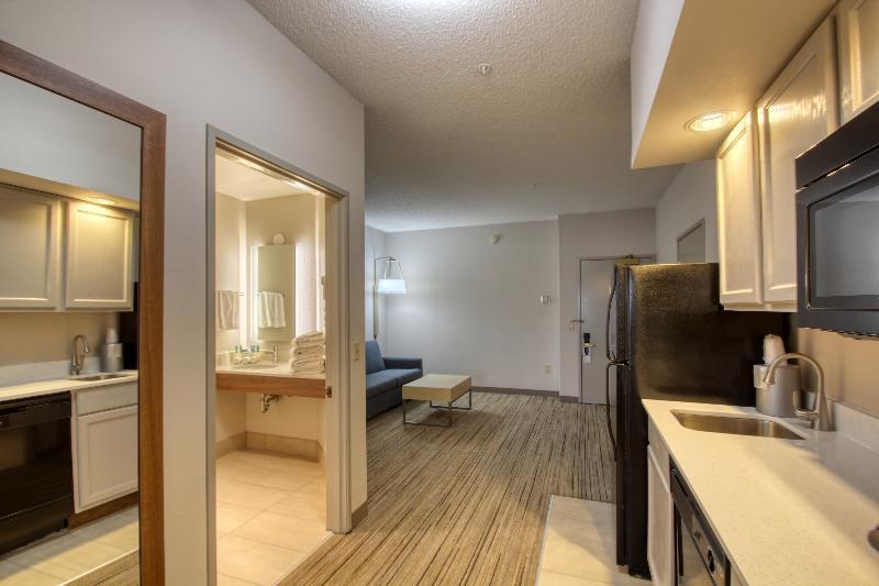 Holiday Inn Express Hotel & Suites Oshkosh - State Route 41 By Ihg מראה חיצוני תמונה