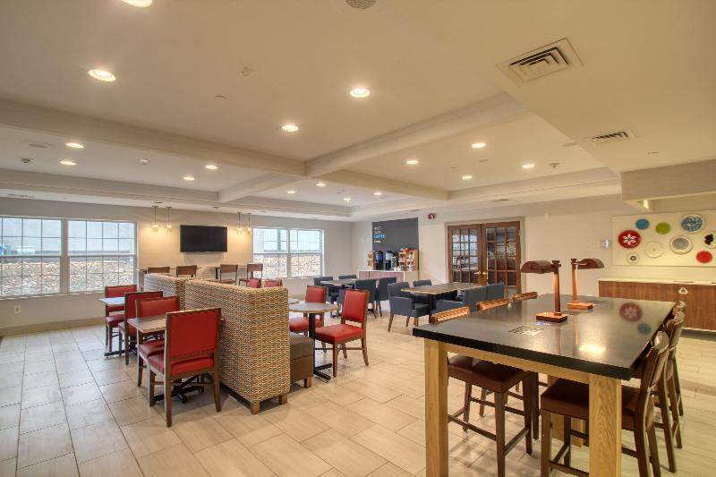 Holiday Inn Express Hotel & Suites Oshkosh - State Route 41 By Ihg מראה חיצוני תמונה